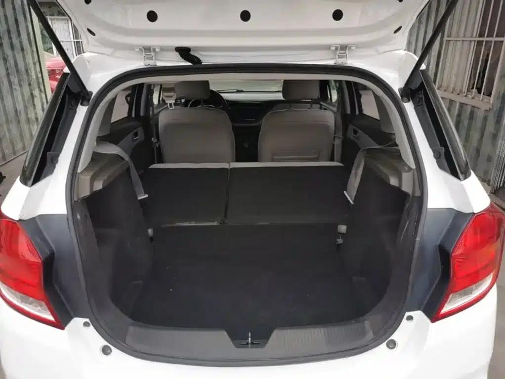 Chevrolet Aveo RV 2016 1.5L Automatic Comfortline Edition — миниатюра 19
