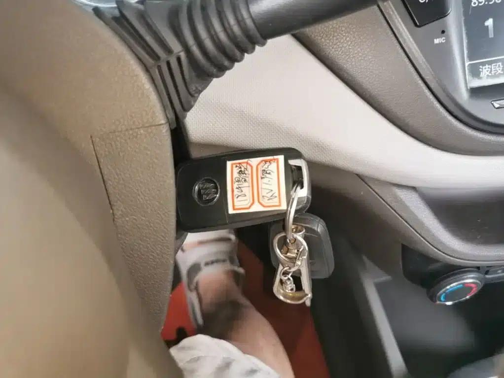 Chevrolet Aveo RV 2016 1.5L Automatic Comfortline Edition — миниатюра 9