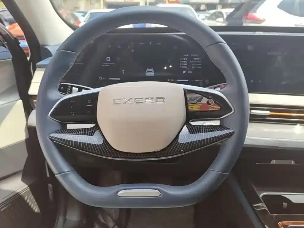 Exeed C-DM 2024 C-DM 1.5TCI 105KM Land Cruiser Edition — миниатюра 11