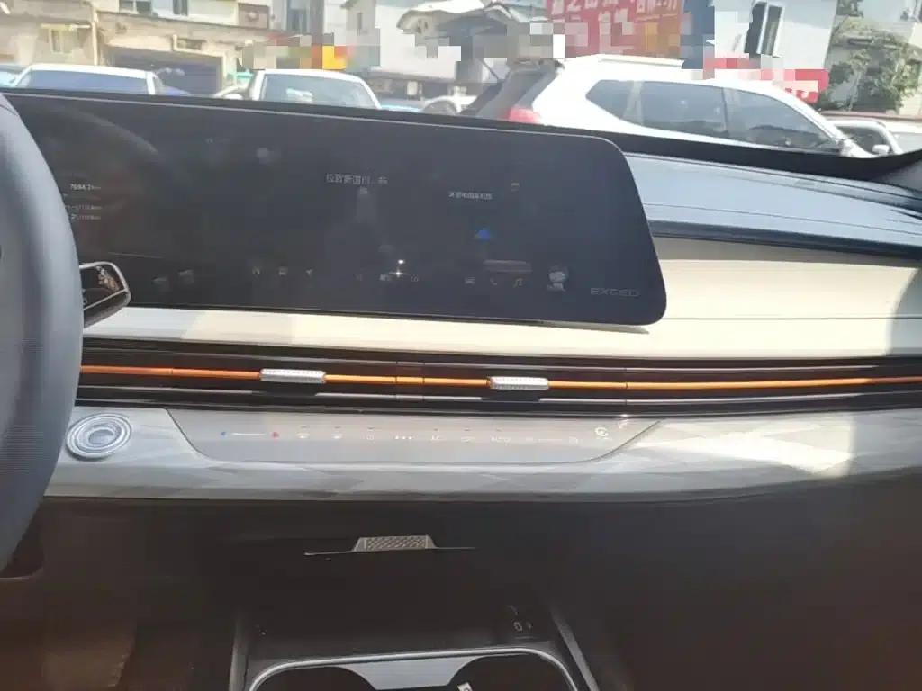 Exeed C-DM 2024 C-DM 1.5TCI 105KM Land Cruiser Edition — миниатюра 13