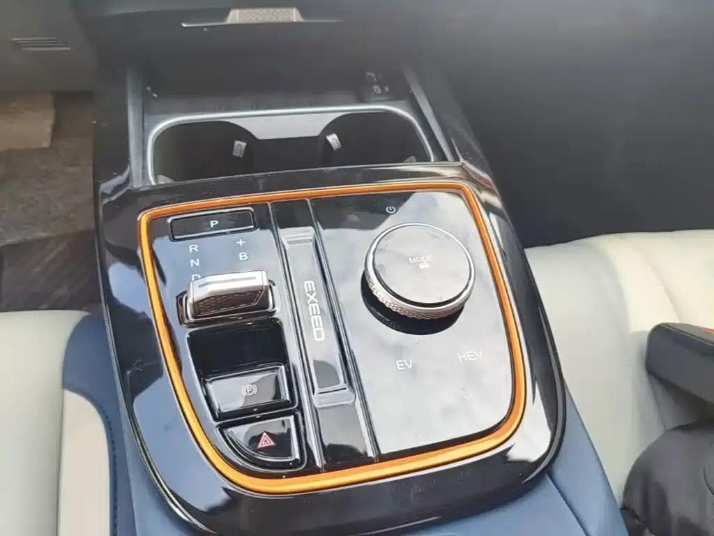 Exeed C-DM 2024 C-DM 1.5TCI 105KM Land Cruiser Edition — миниатюра 14