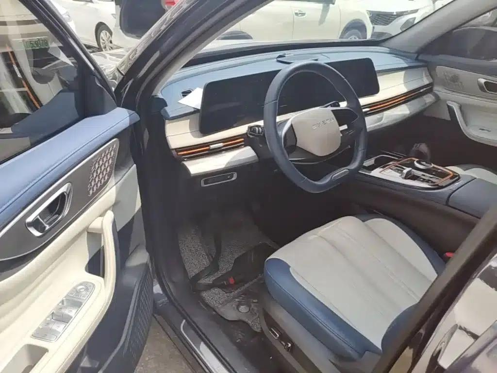 Exeed C-DM 2024 C-DM 1.5TCI 105KM Land Cruiser Edition — миниатюра 16