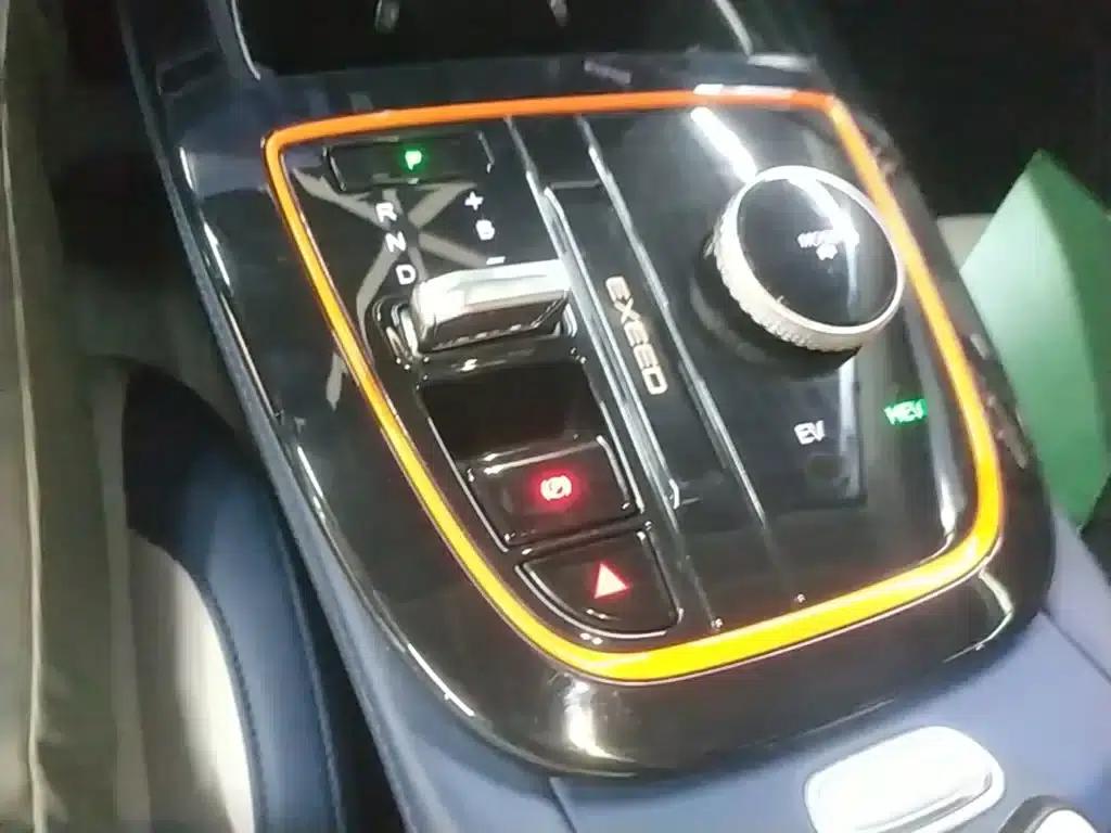 Exeed C-DM 2023 1.5TCI-DHT 80KM Wind Chaser Edition — миниатюра 14