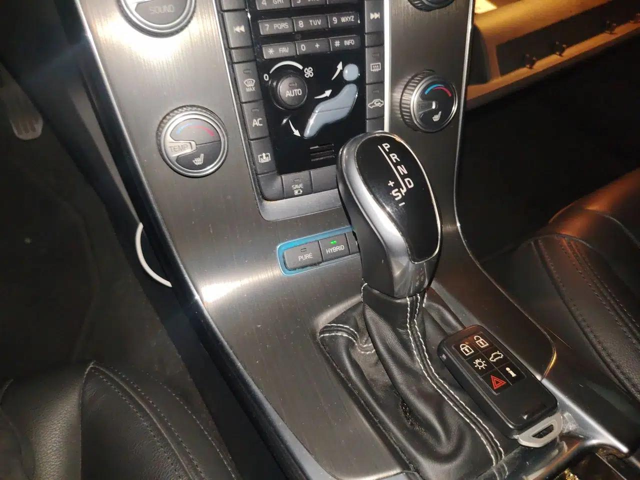 Volvo S60 New Energy 2015 S60L E-Drive Hybrid T6 Smart Drive Edition — миниатюра 14