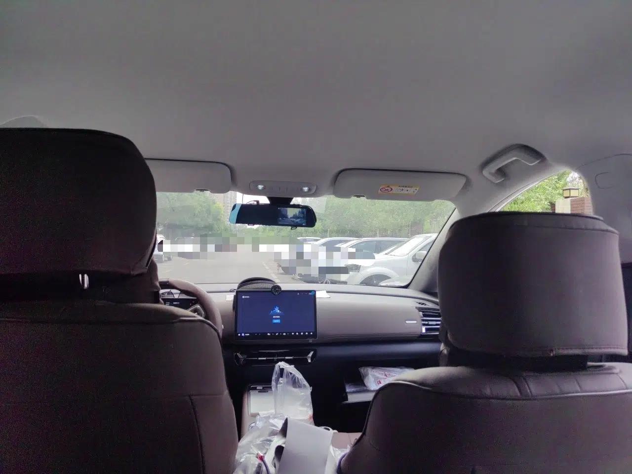 Wuling Starlight 730 2025 Model Plug-in Hybrid 125km Luxury Edition — миниатюра 18