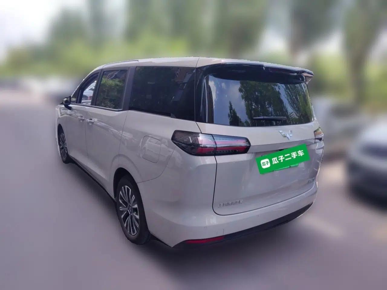 Wuling Starlight 730 2025 Model Plug-in Hybrid 125km Luxury Edition — миниатюра 4
