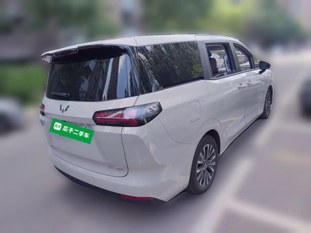 Wuling Starlight 730 2025 Model Plug-in Hybrid 125km Luxury Edition — миниатюра 6