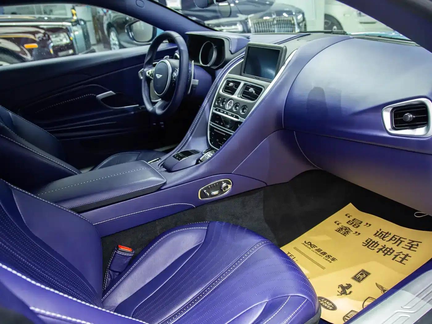 Aston Martin DB11 2019 4.0T V8 Coupe — миниатюра 5