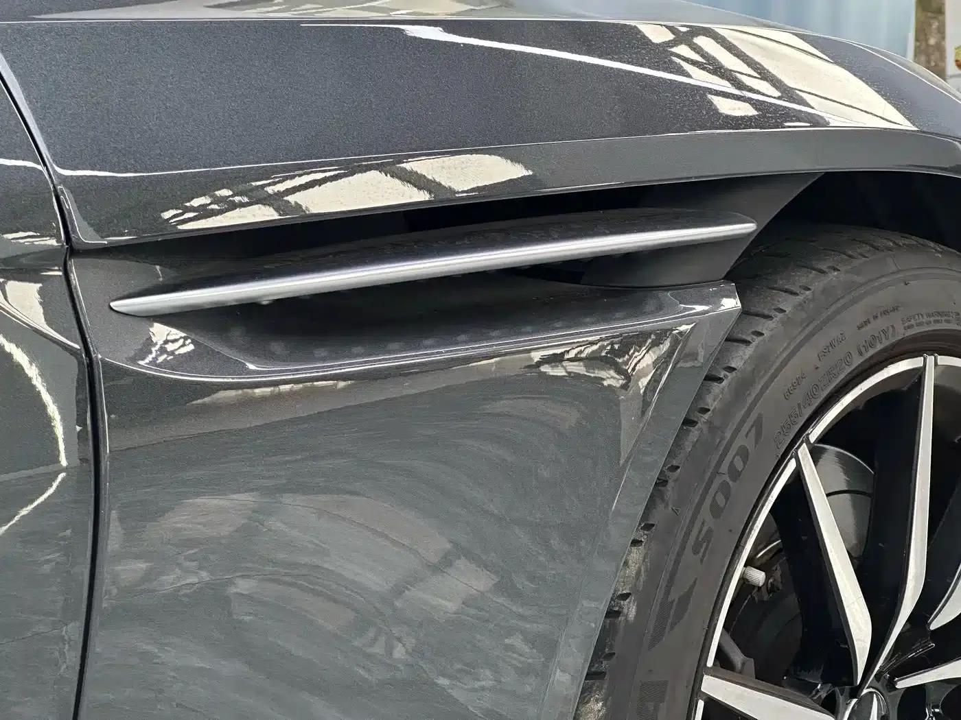 Aston Martin DB11 2019 4.0T V8 Coupe — миниатюра 12