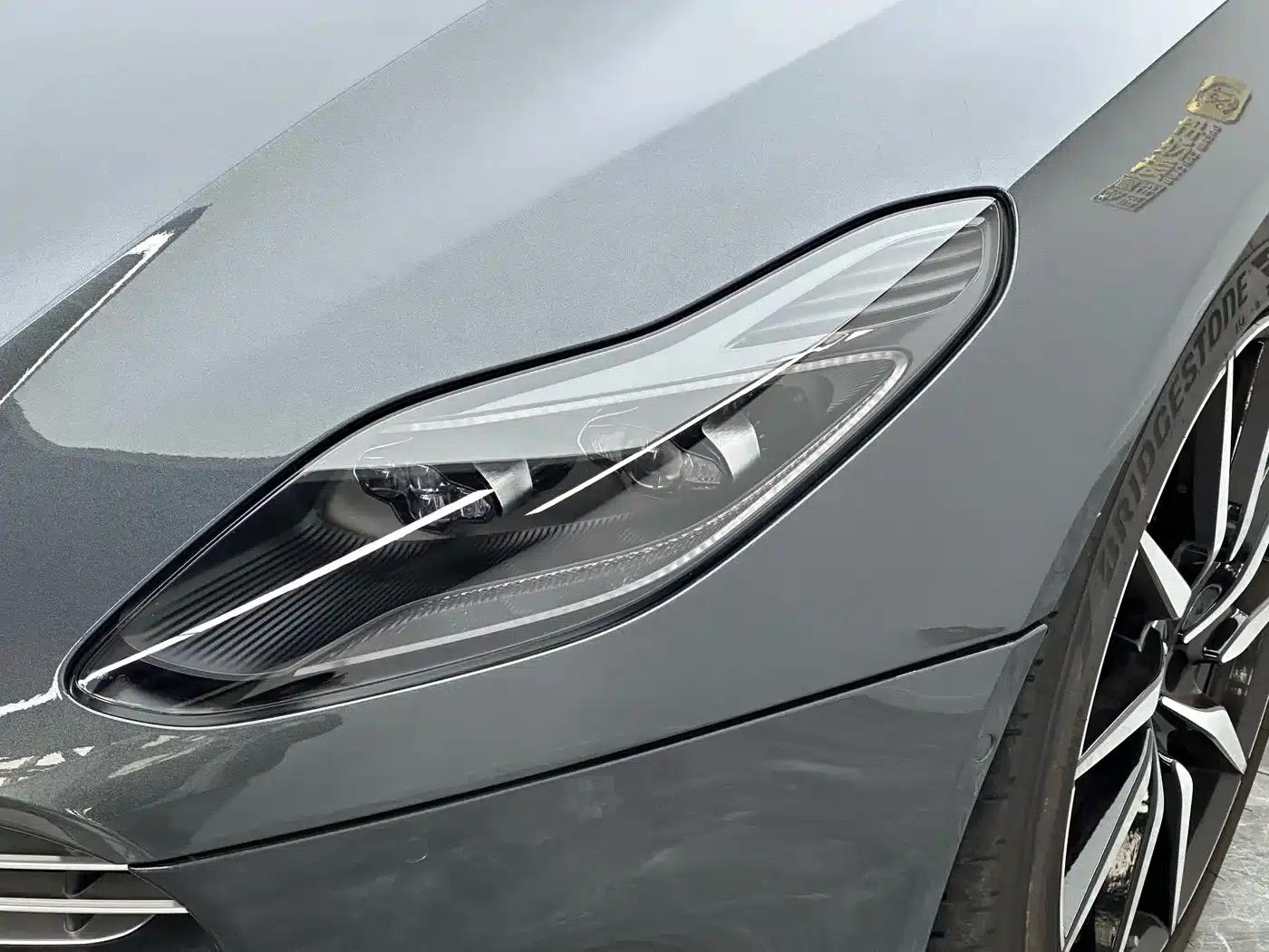 Aston Martin DB11 2019 4.0T V8 Coupe — миниатюра 14