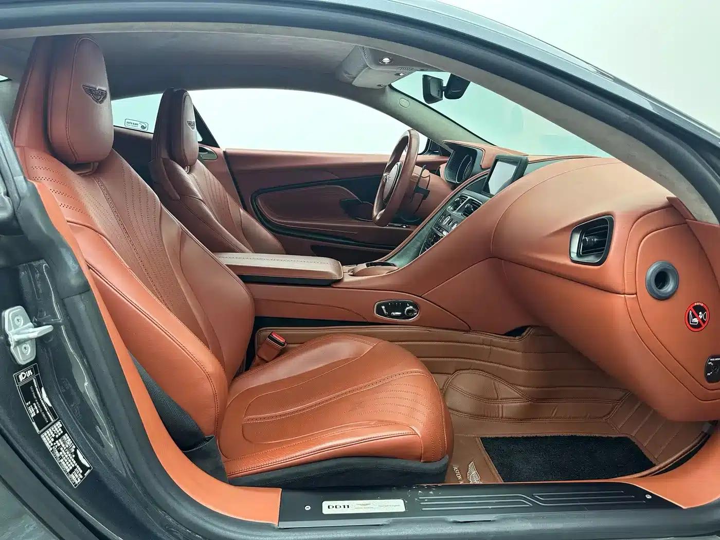 Aston Martin DB11 2019 4.0T V8 Coupe — миниатюра 18