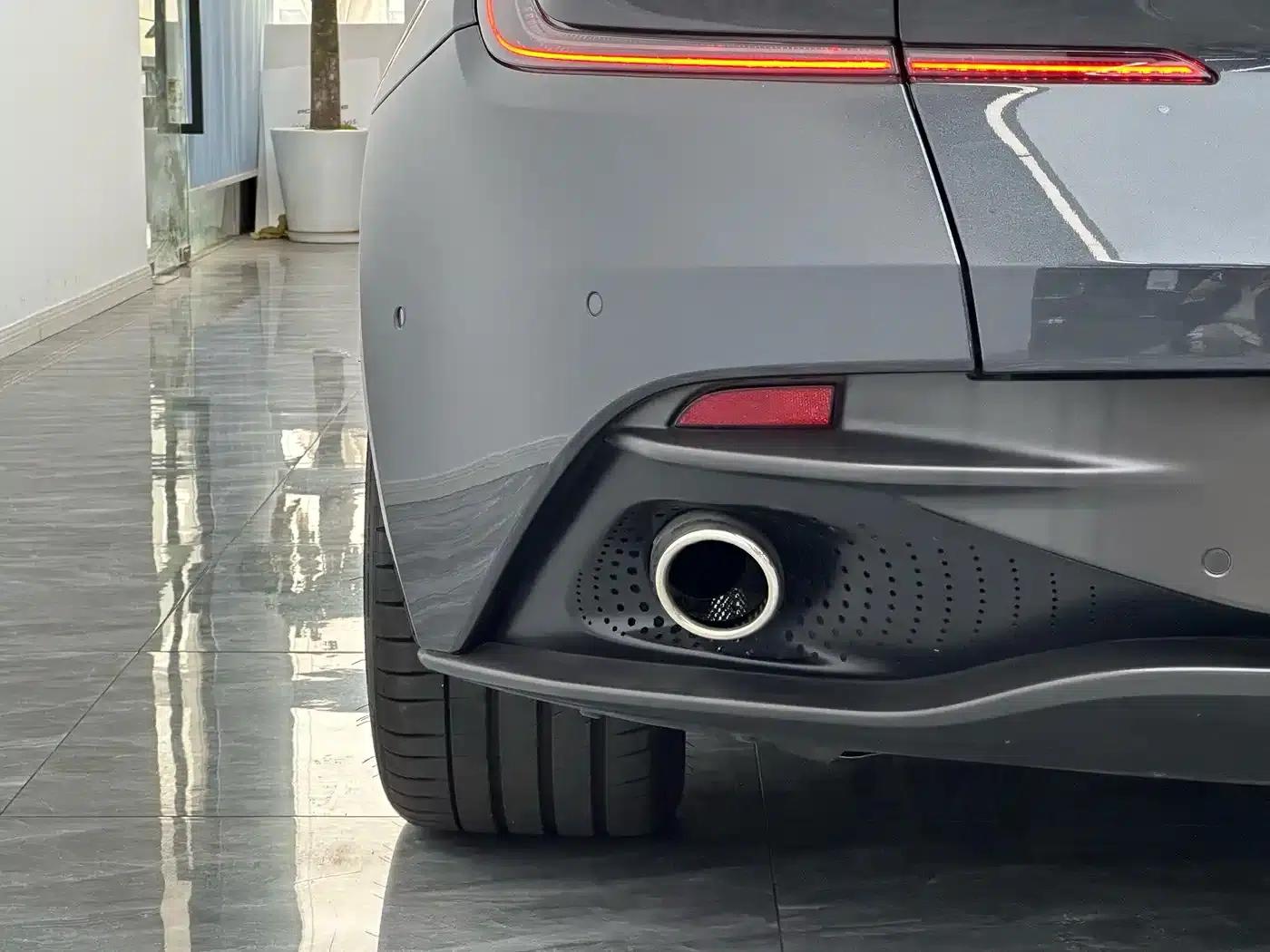 Aston Martin DB11 2019 4.0T V8 Coupe — миниатюра 32