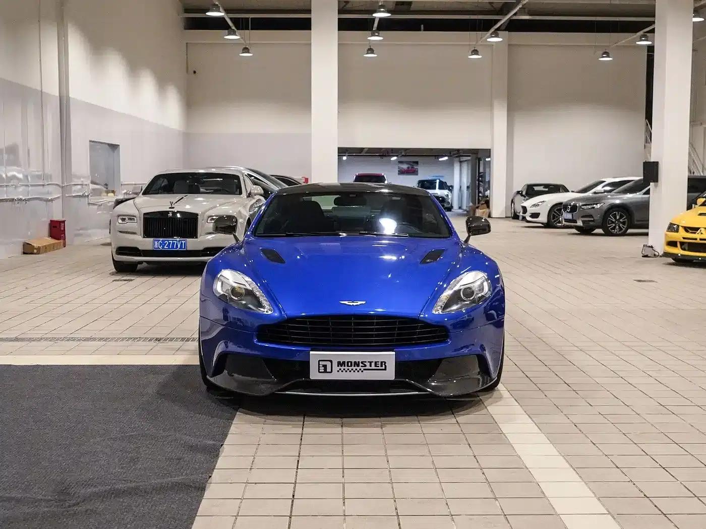 2013 Vanquish 6.0L Standard Model — миниатюра 2