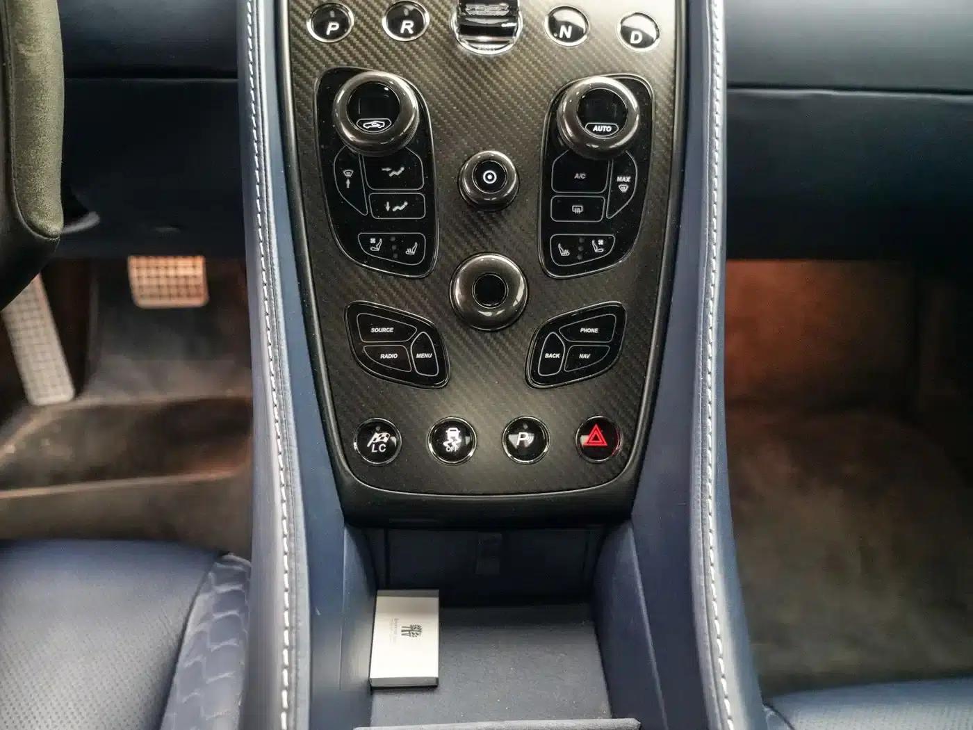 2013 Vanquish 6.0L Standard Model — миниатюра 12