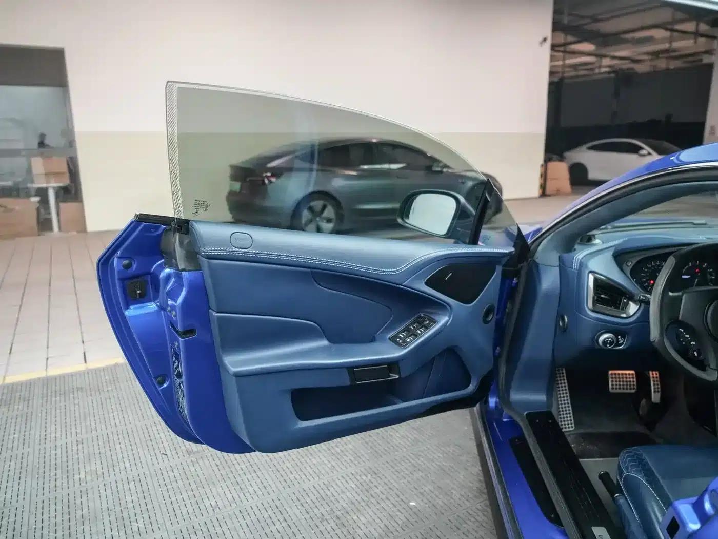 2013 Vanquish 6.0L Standard Model — миниатюра 9