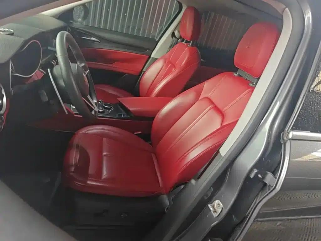 2017 Stelvio 2.0T 200HP Luxury Edition — миниатюра 15
