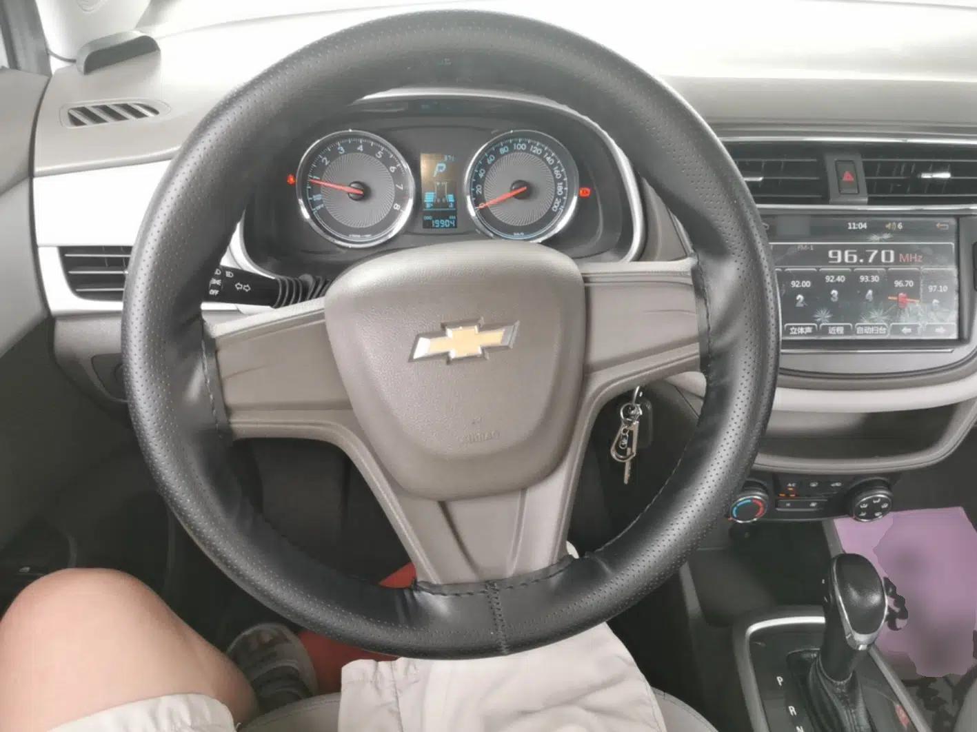 Chevrolet Lova RV 2016 1.5L Automatic Comfort Edition — миниатюра 13