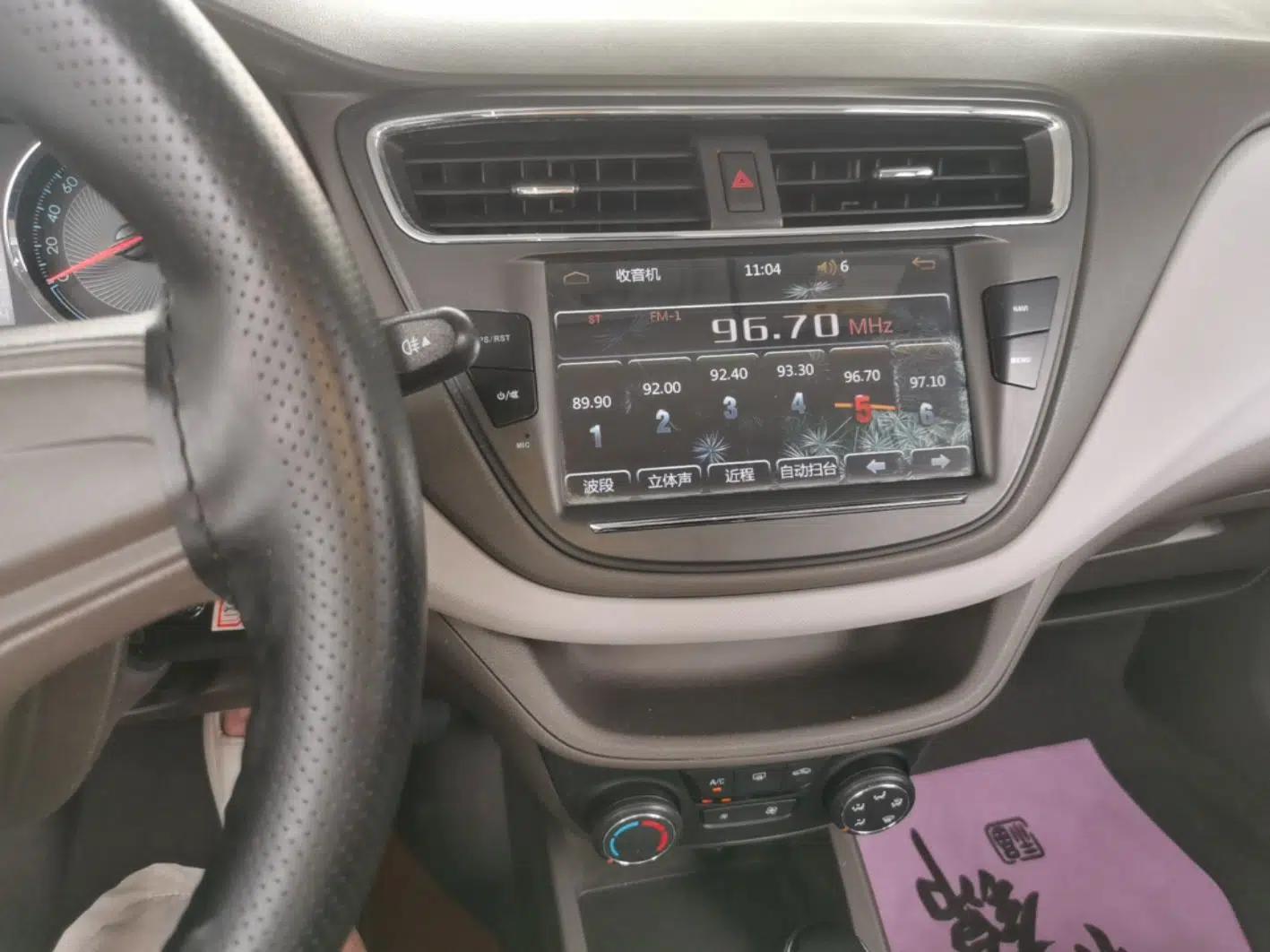 Chevrolet Lova RV 2016 1.5L Automatic Comfort Edition — миниатюра 15