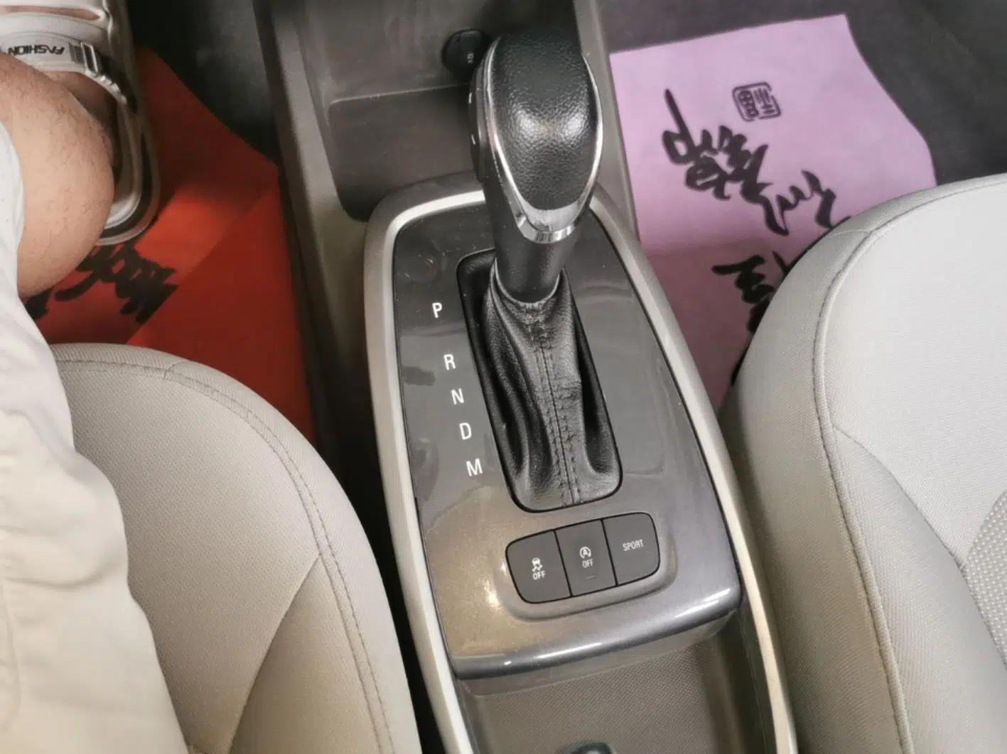 Chevrolet Lova RV 2016 1.5L Automatic Comfort Edition — миниатюра 16
