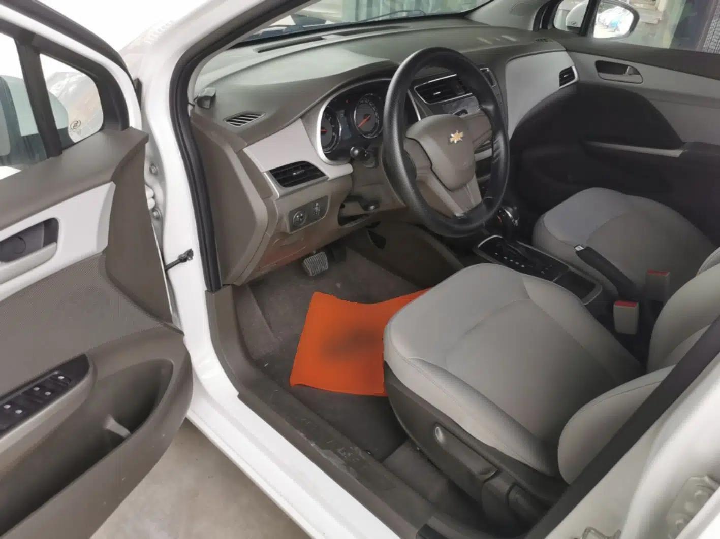 Chevrolet Lova RV 2016 1.5L Automatic Comfort Edition — миниатюра 17