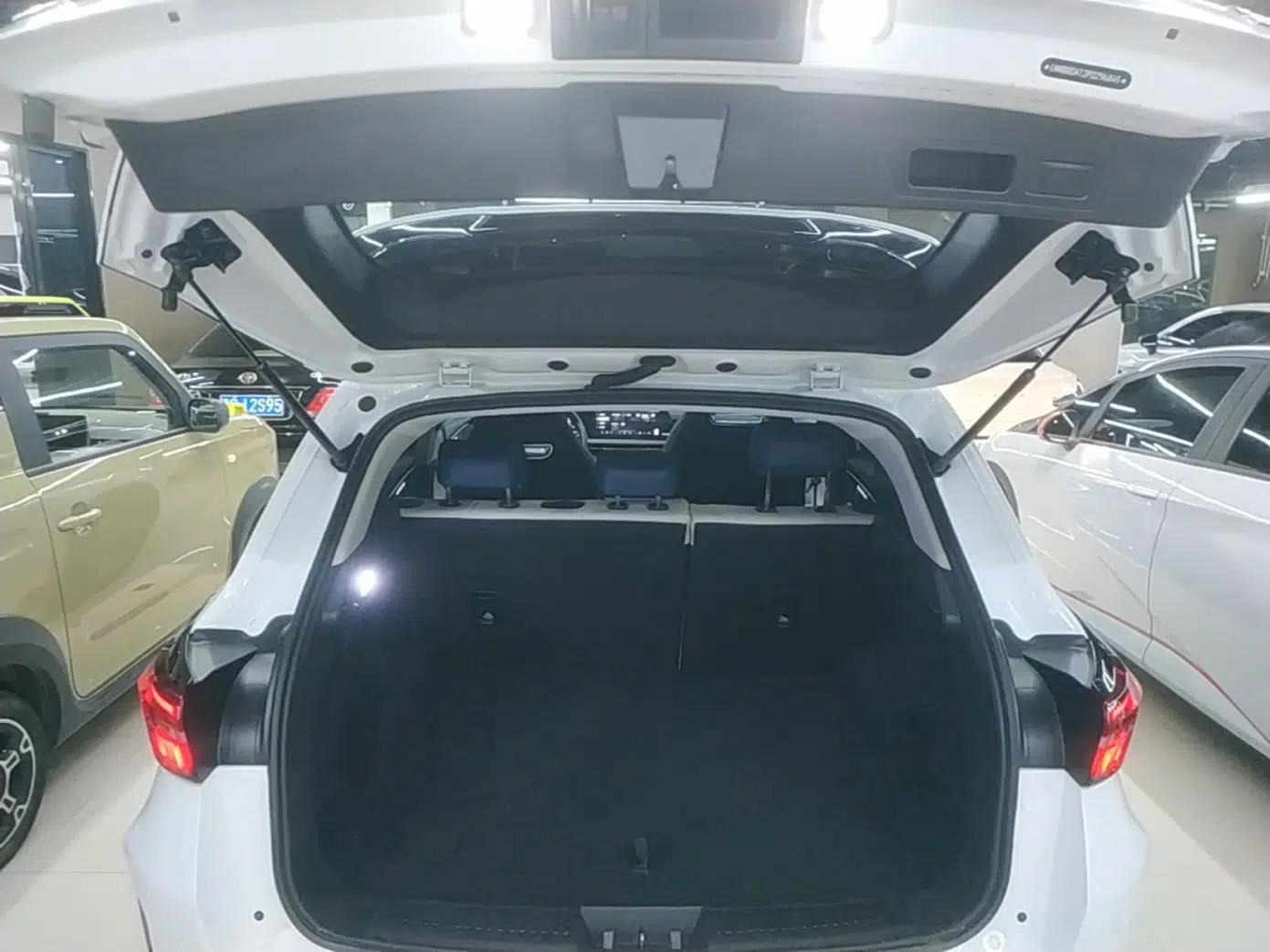 EXEED Zhuifeng C-DM 2023 1.5 TCI-DHT 80KM Yu Feng Xing Edition — миниатюра 22