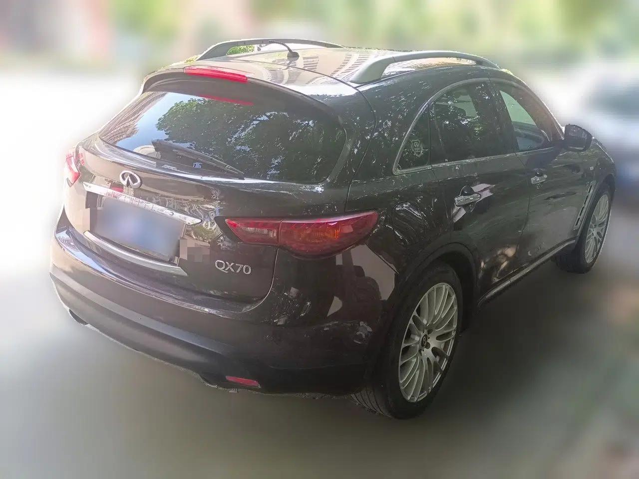 Infiniti QX70 2013 3.7L Standard Edition — миниатюра 6