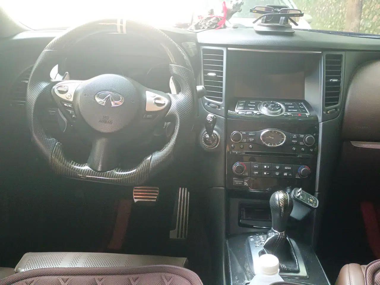 Infiniti QX70 2013 3.7L Standard Edition — миниатюра 9