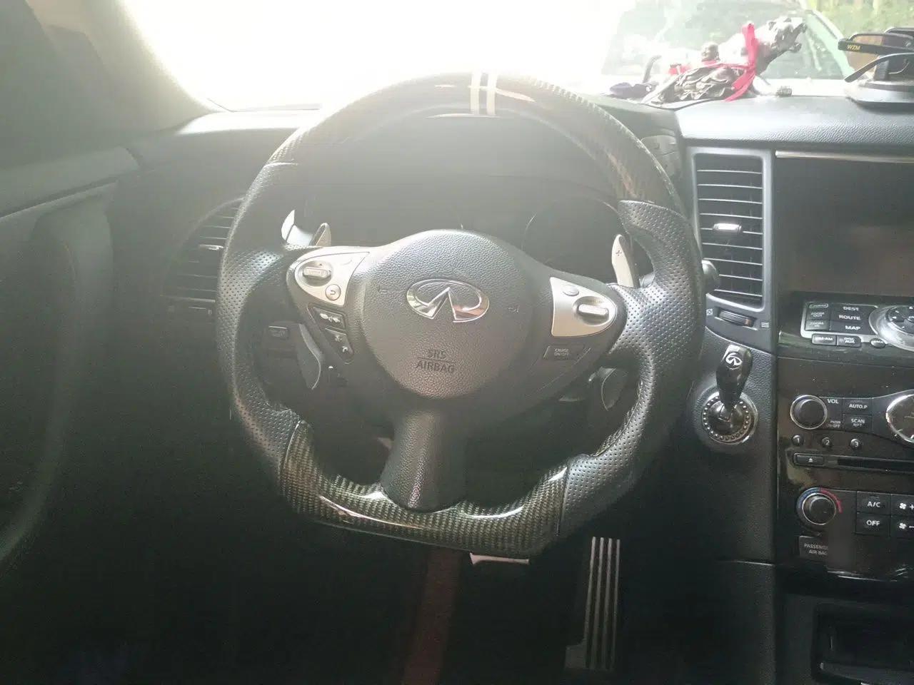 Infiniti QX70 2013 3.7L Standard Edition — миниатюра 10