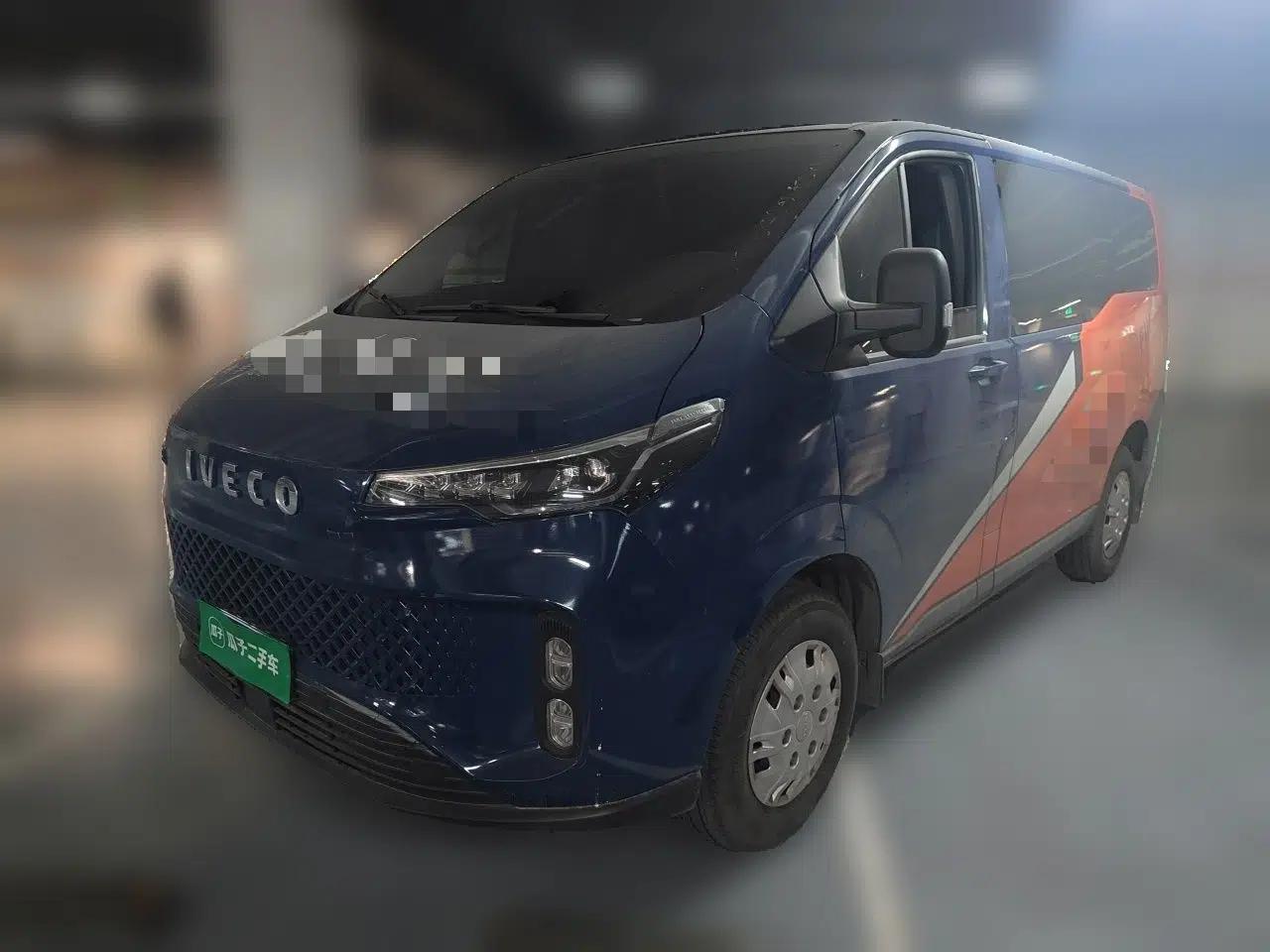 Iveco Fidato 2023 C30 Passenger Van 2.0T 93kW Manual Transmission Xingtu Edition Low Roof — миниатюра 1