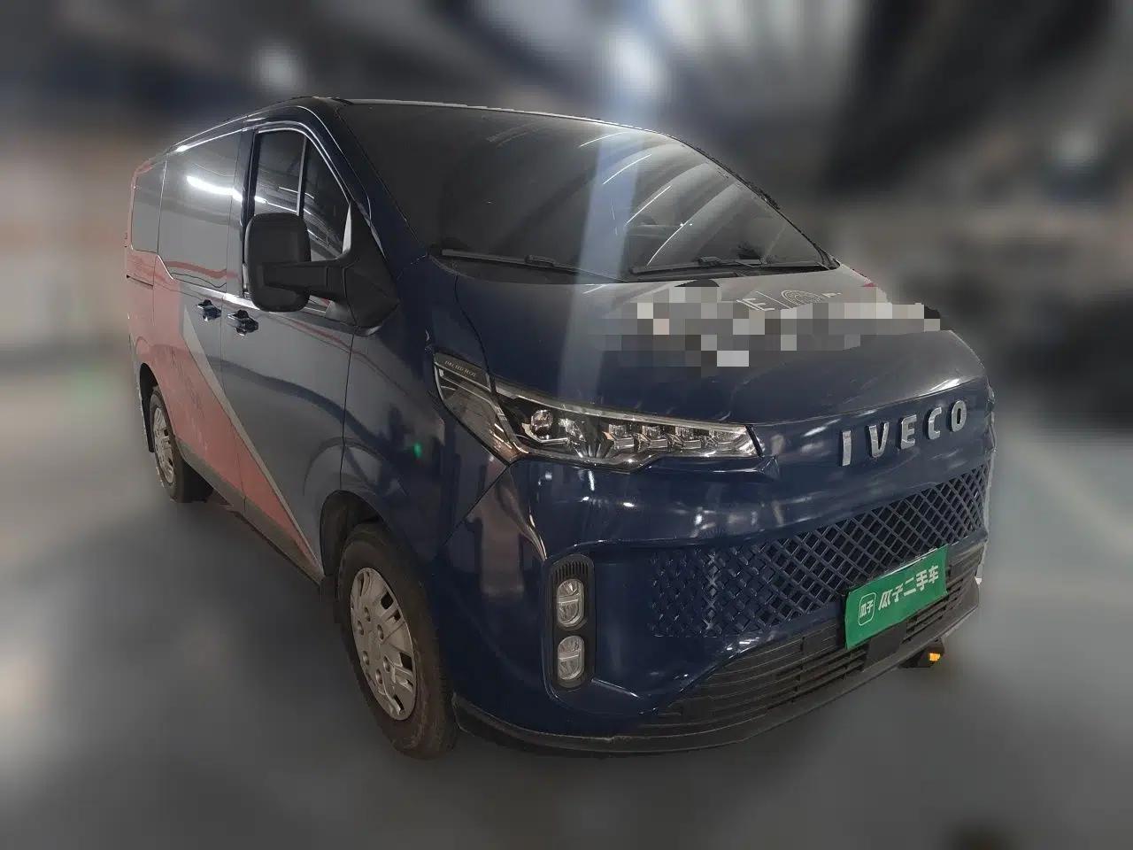 Iveco Fidato 2023 C30 Passenger Van 2.0T 93kW Manual Transmission Xingtu Edition Low Roof — миниатюра 3