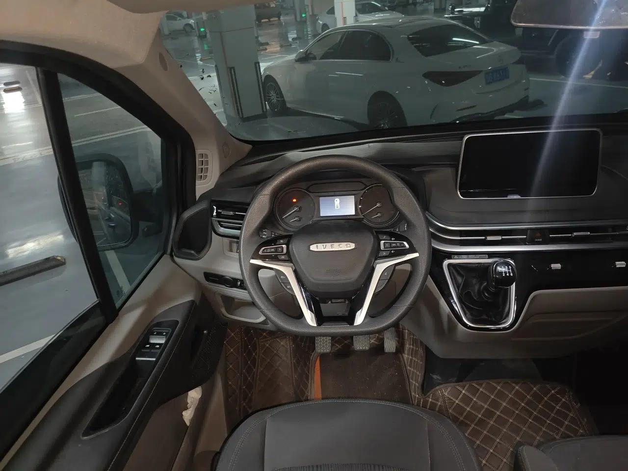 Iveco Fidato 2023 C30 Passenger Van 2.0T 93kW Manual Transmission Xingtu Edition Low Roof — миниатюра 10