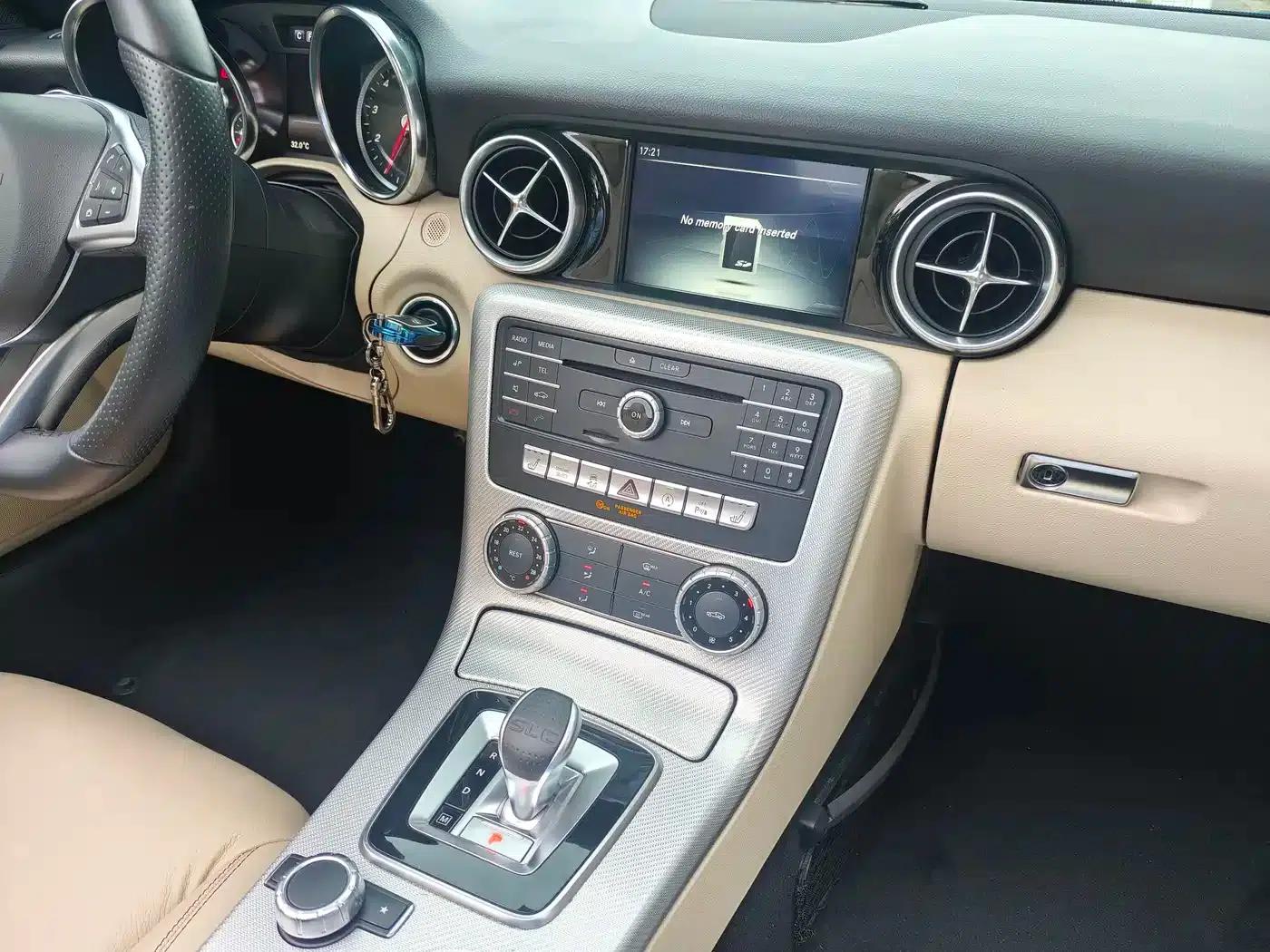 Mercedes-Benz SLC 2018 SLC 260 Dynamic — миниатюра 21
