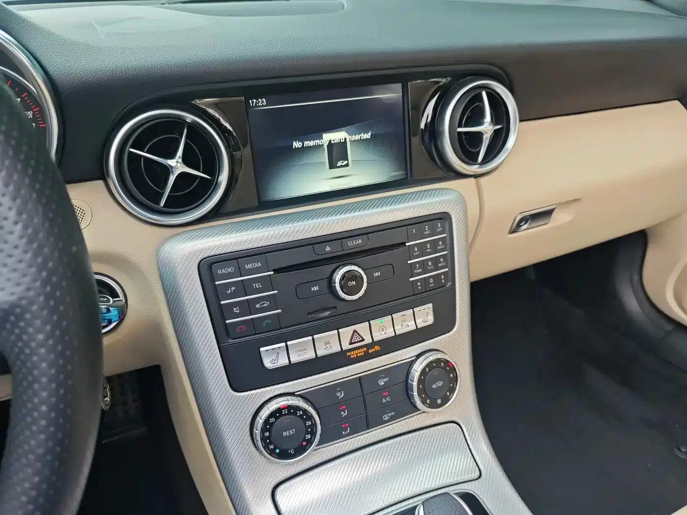 Mercedes-Benz SLC 2018 SLC 260 Dynamic — миниатюра 23