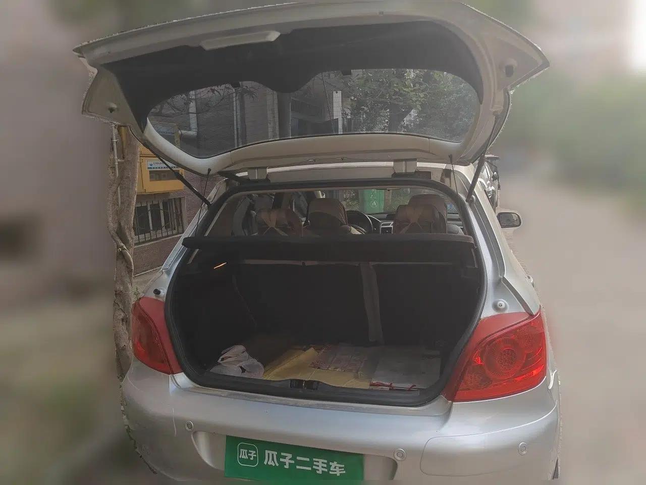 Peugeot 307 2010 Hatchback 1.6L Automatic Comfort Edition — миниатюра 19