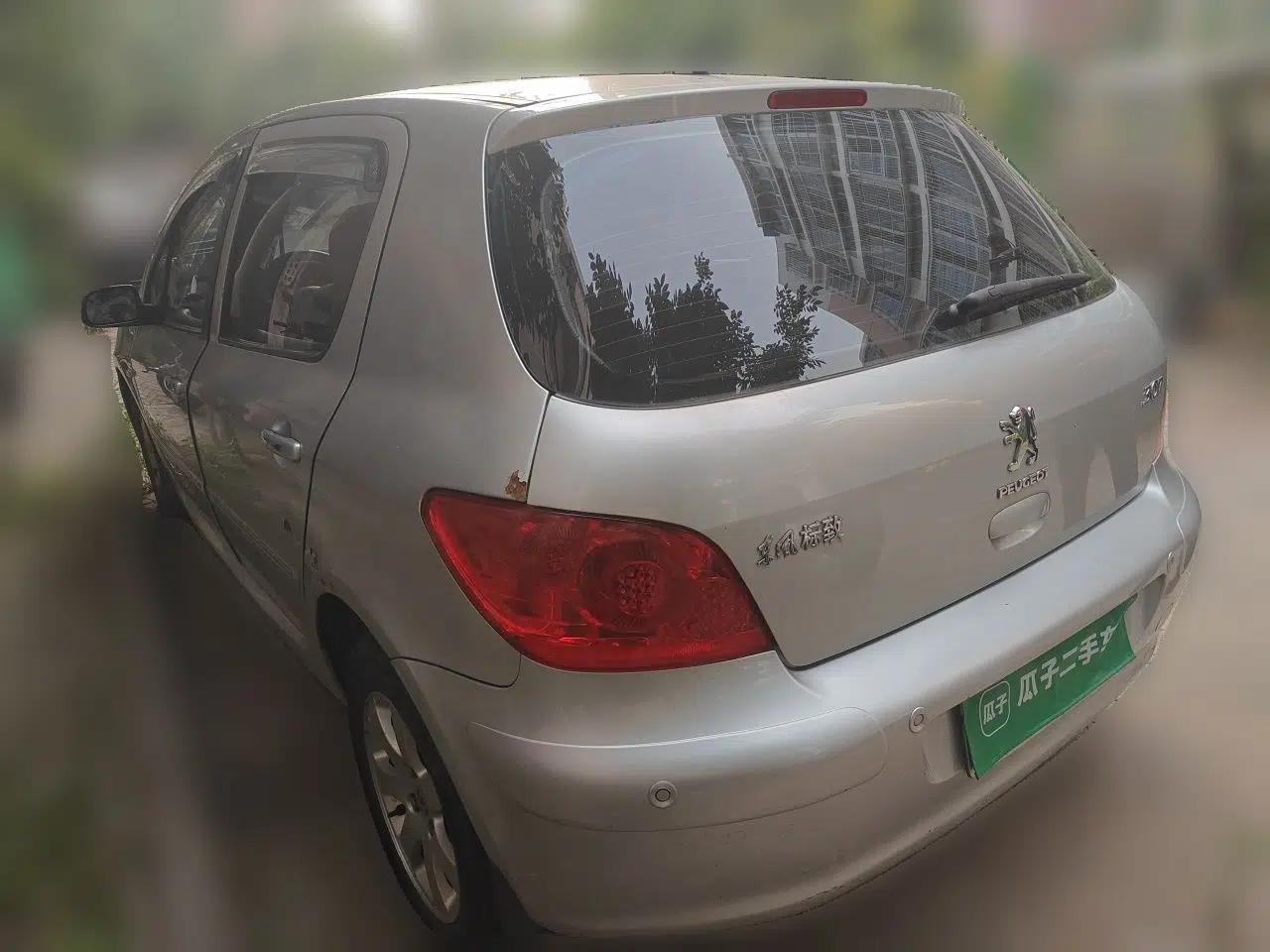 Peugeot 307 2010 Hatchback 1.6L Automatic Comfort Edition — миниатюра 4