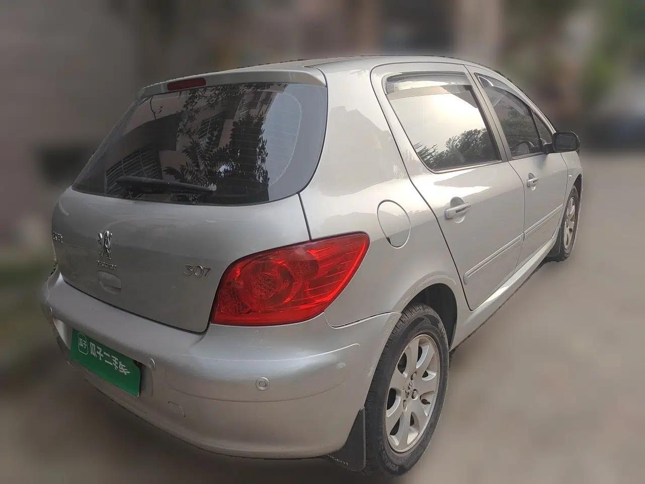 Peugeot 307 2010 Hatchback 1.6L Automatic Comfort Edition — миниатюра 6