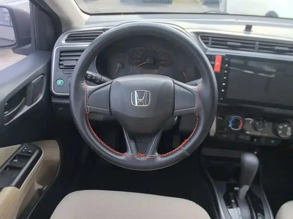 2016 Honda Greiz 1.5L CVT Classic Edition — миниатюра 11