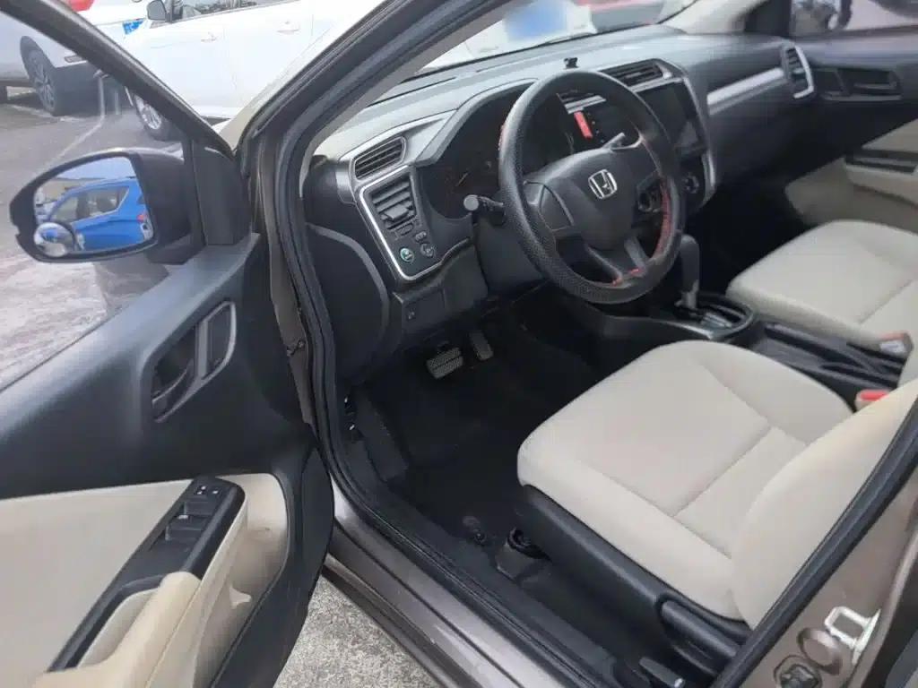 2016 Honda Greiz 1.5L CVT Classic Edition — миниатюра 16