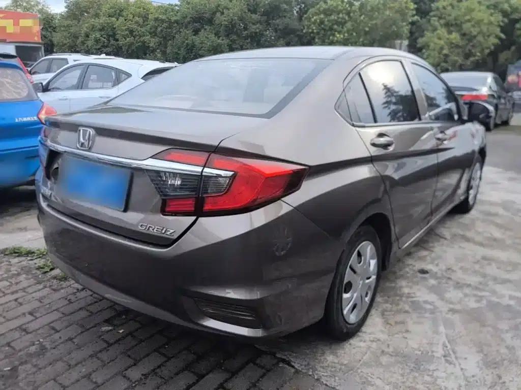 2016 Honda Greiz 1.5L CVT Classic Edition — миниатюра 7