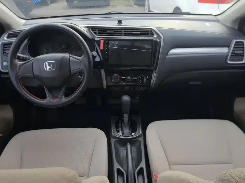 2016 Honda Greiz 1.5L CVT Classic Edition — миниатюра 10