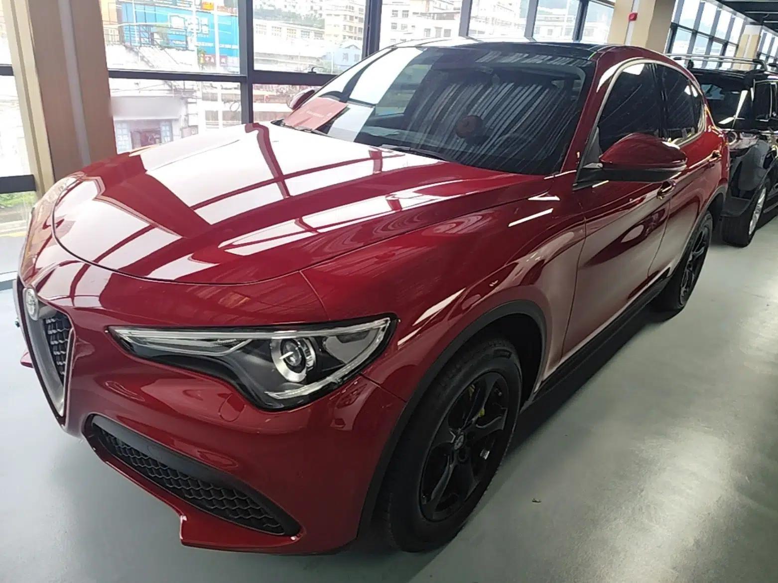 Alfa Romeo Stelvio 2017 2.0T 200HP Elite Edition — миниатюра 1