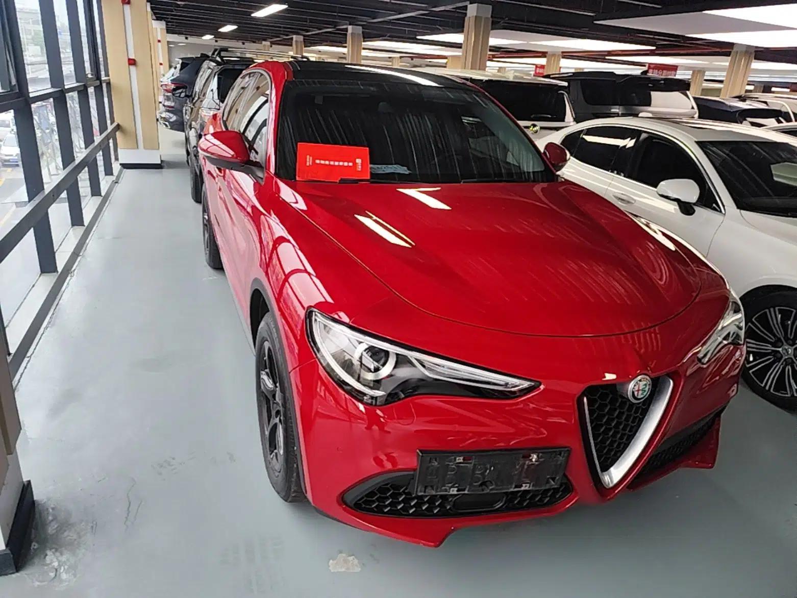 Alfa Romeo Stelvio 2017 2.0T 200HP Elite Edition — миниатюра 2