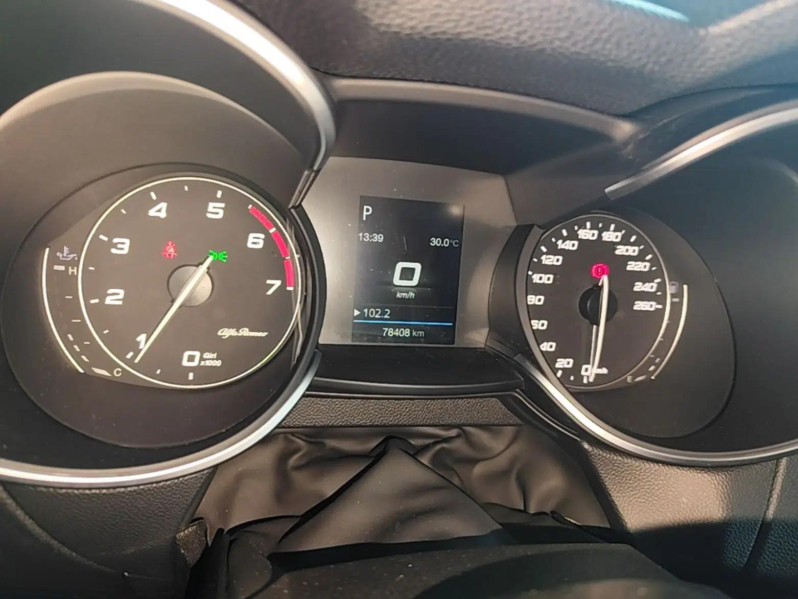 Alfa Romeo Stelvio 2017 2.0T 200HP Elite Edition — миниатюра 14