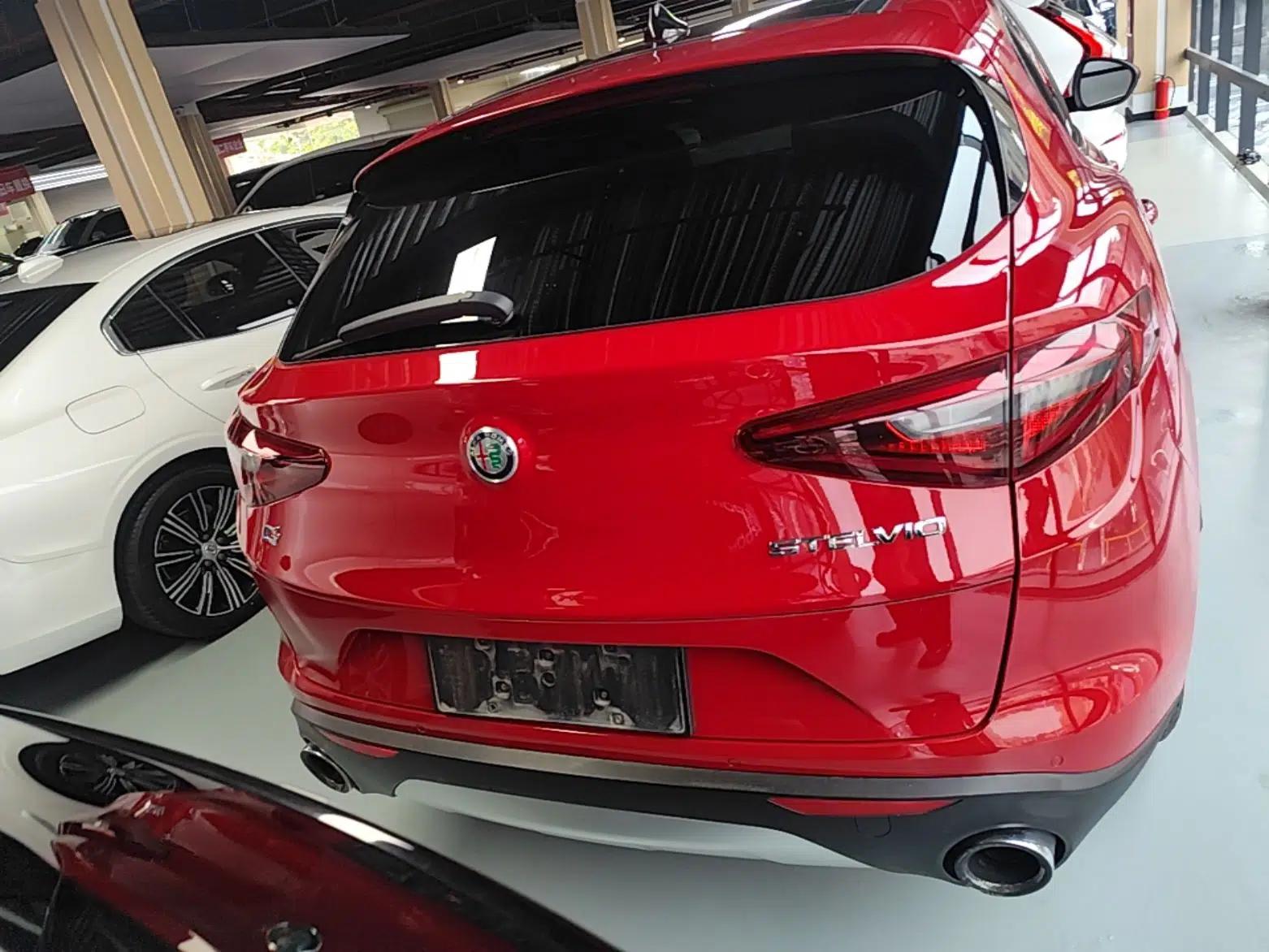 Alfa Romeo Stelvio 2017 2.0T 200HP Elite Edition — миниатюра 5