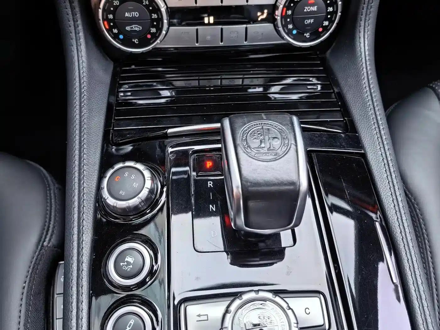 2015 Mercedes-Benz CLS AMG 63 4MATIC — миниатюра 15