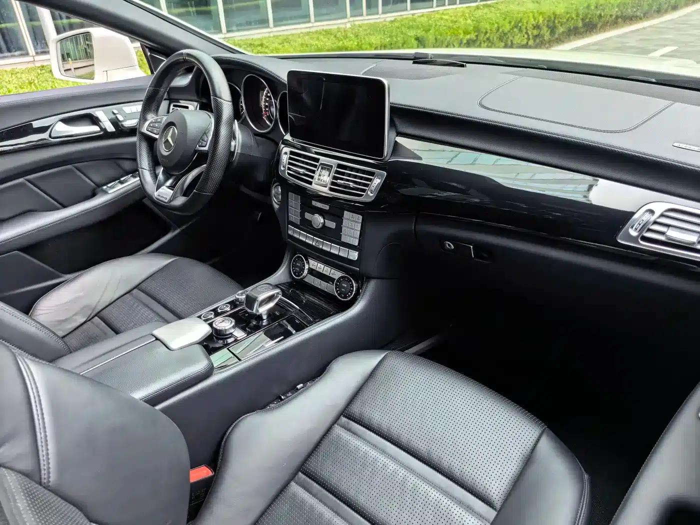 2015 Mercedes-Benz CLS AMG 63 4MATIC — миниатюра 17
