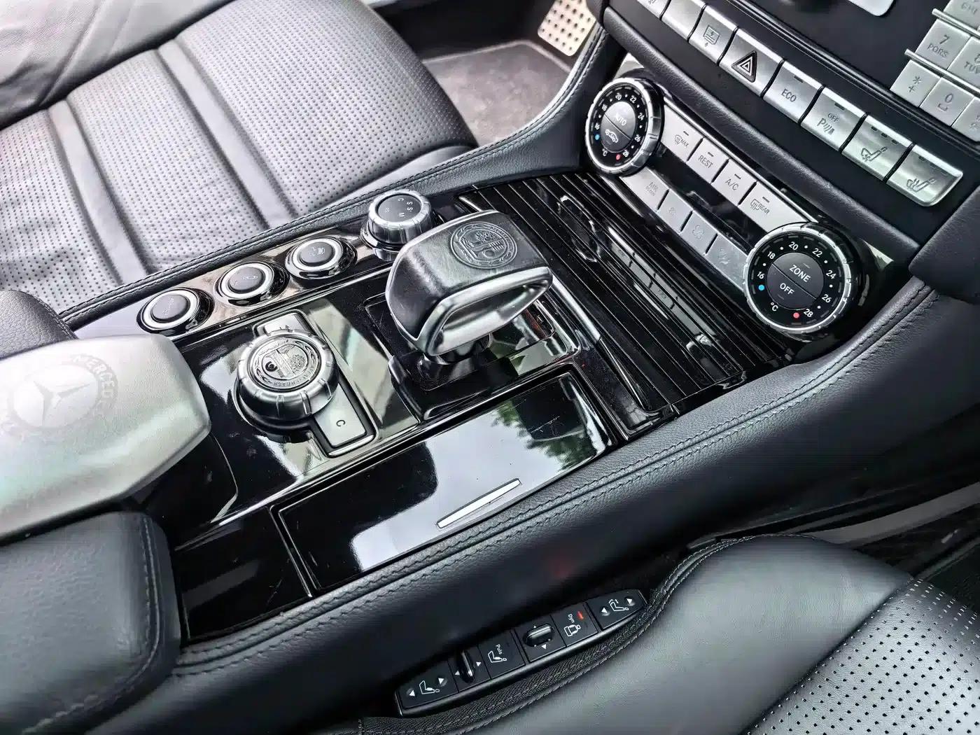 2015 Mercedes-Benz CLS AMG 63 4MATIC — миниатюра 19