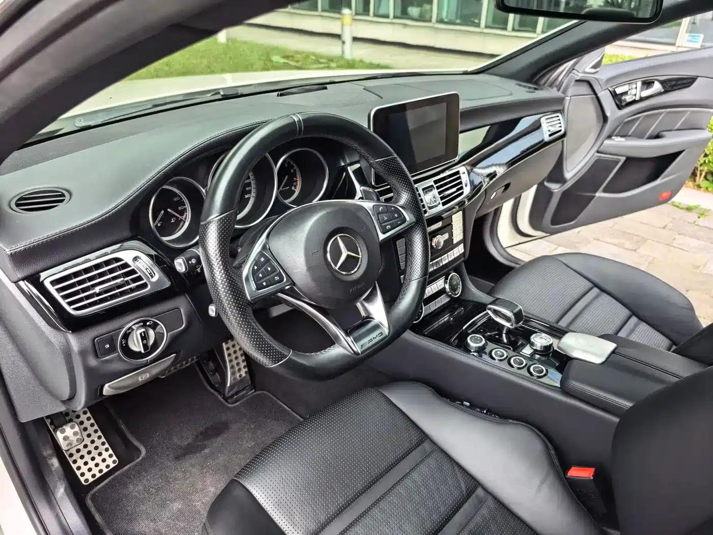 2015 Mercedes-Benz CLS AMG 63 4MATIC — миниатюра 21