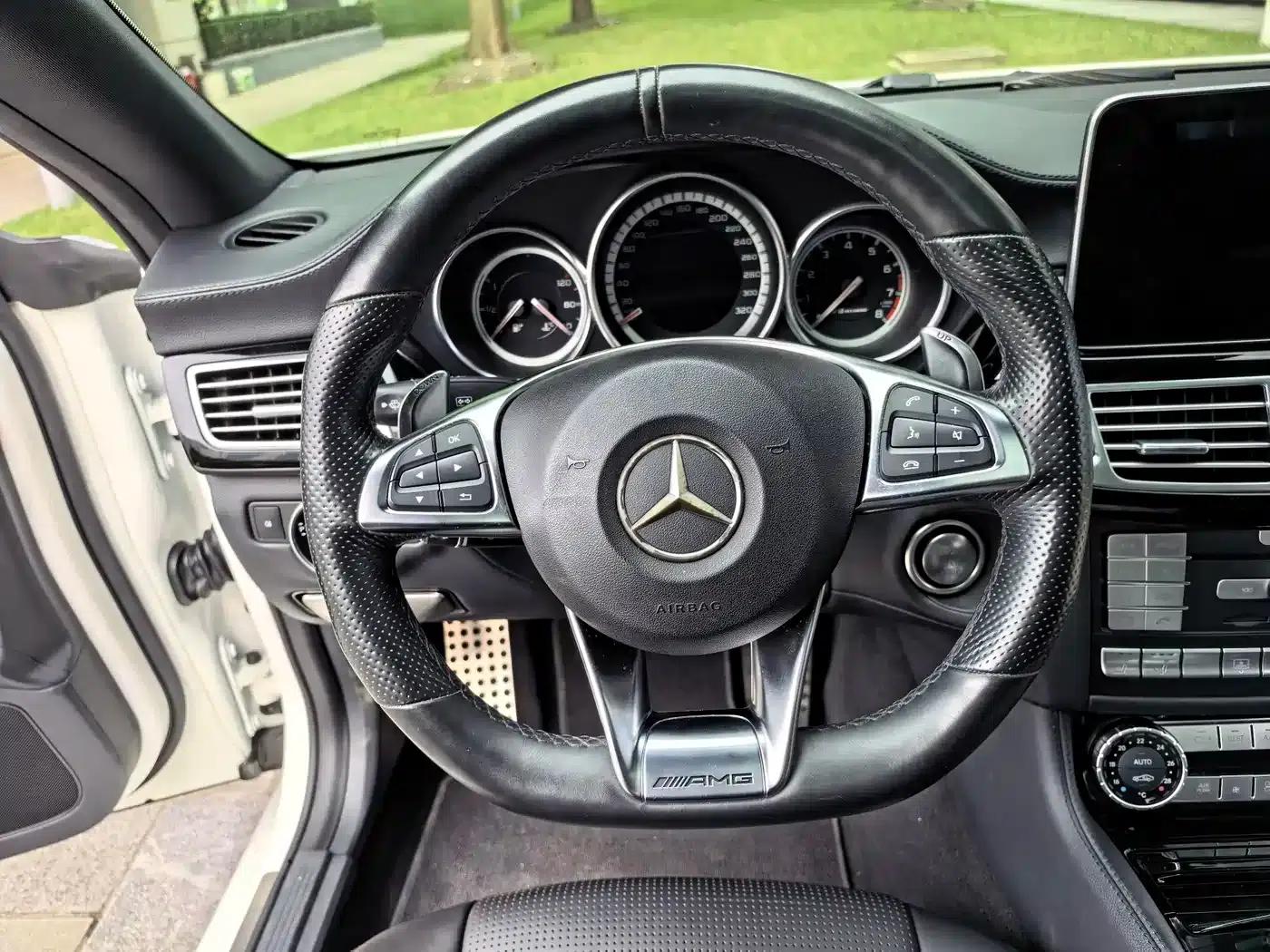 2015 Mercedes-Benz CLS AMG 63 4MATIC — миниатюра 25
