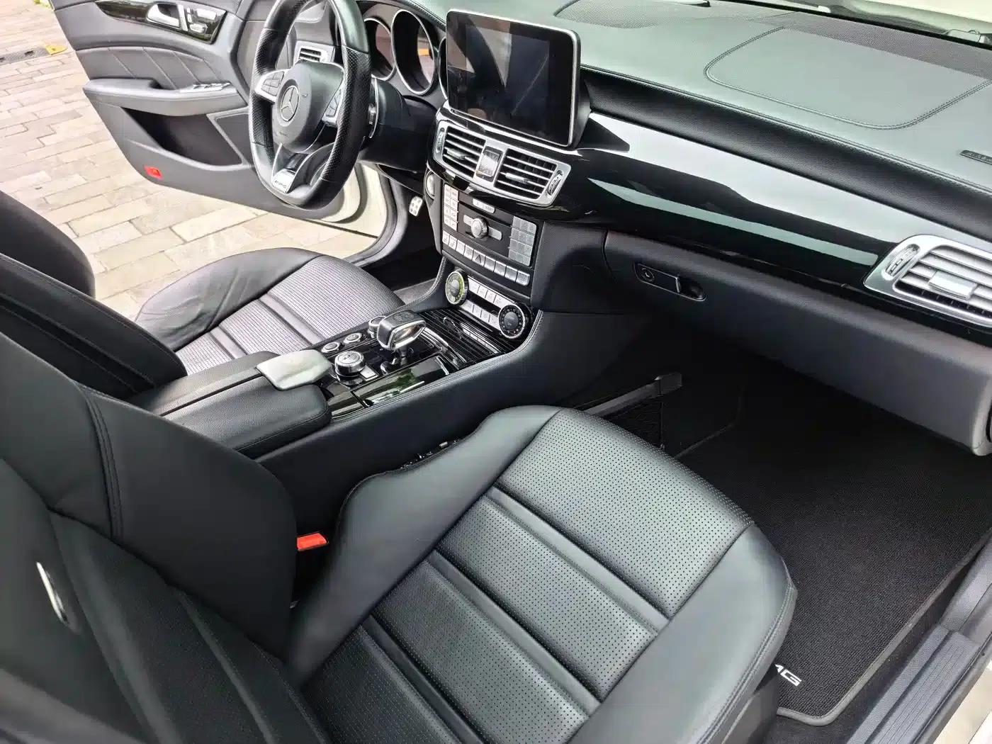 2015 Mercedes-Benz CLS AMG 63 4MATIC — миниатюра 29